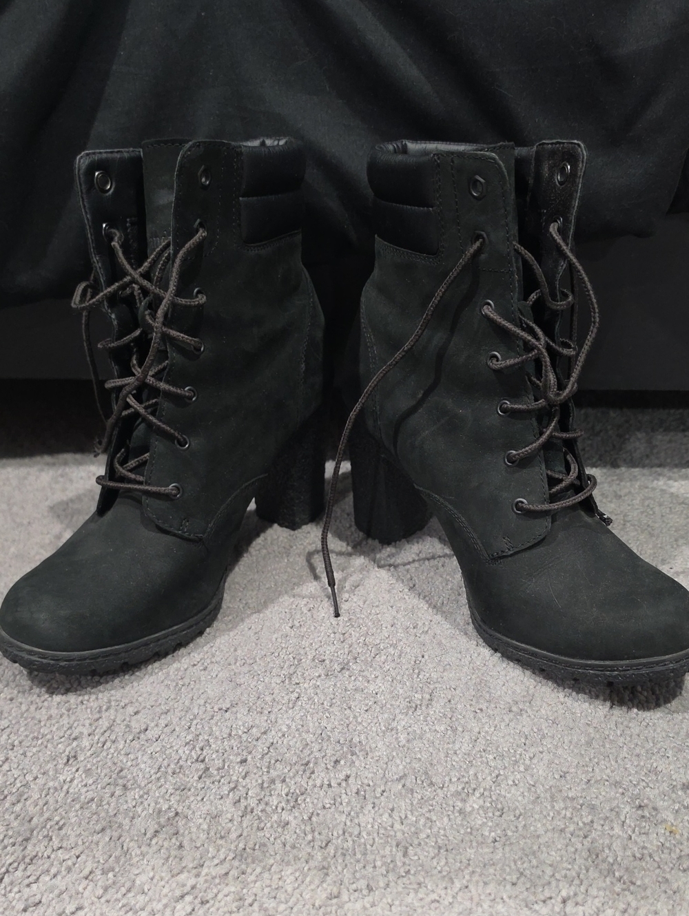 Timberland Black Lace-Up Block Heel Ankle Boots